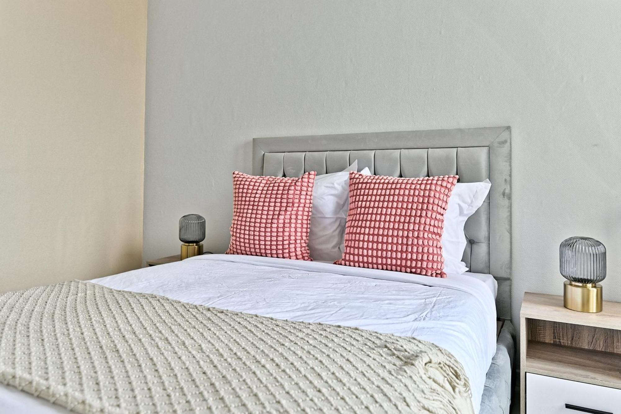 Appartement Paisible Et Moderne - Gagny Екстериор снимка
