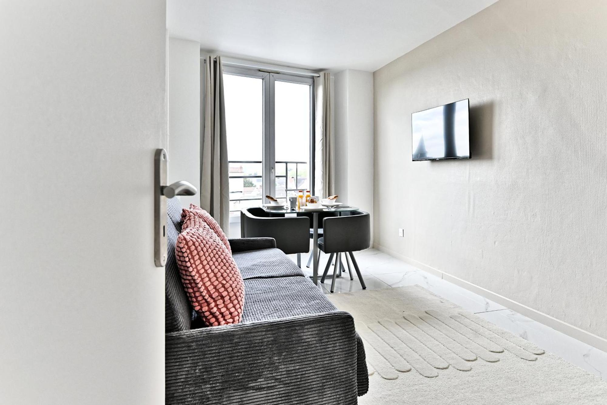 Appartement Paisible Et Moderne - Gagny Екстериор снимка